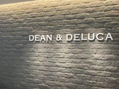 お隣の

DEAN＆DELUCA
