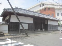 郁文館正門