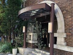 結婚式場・レストランの芦屋モノリスは昭和４年に建てられた逓信省の建物。