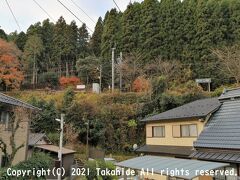 二ノ瀬駅

前日は暗くて分かりませんでしたが、こんなところにコースの起点となる駅がありました。
中央下部に見えるホームに続く階段は閉鎖されています。