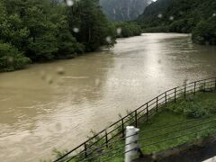 大正池付近も泥水です…