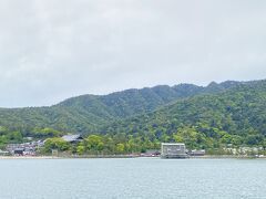 お天気は曇りですが
見えますね！！！

工事中の鳥居が＾＾