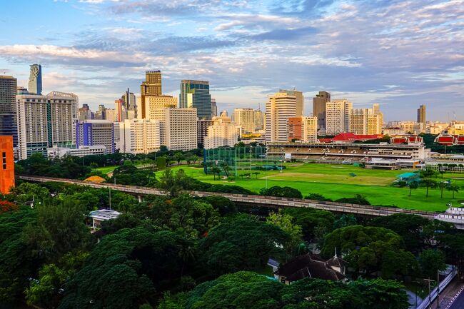 朝起きると天気が良かったので、６時いつもの散歩へ