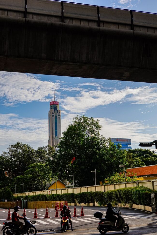 ＢＴＳ高架越しに見えるバイヨーク スカイ ホテル