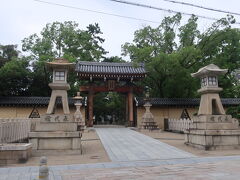 西宮神社。西宮戎の方が有名かな？！
全国の戎神社の総本山でもあります。