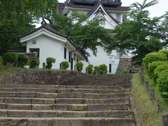 横手城まで登ってきました。
横手城は、その昔朝倉城といい、1550年頃、現在の秋田県南部に勢力を築いた小野寺氏によって造られた。