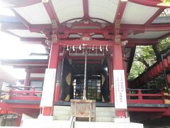 途中にあった茶ノ木稲荷神社です。