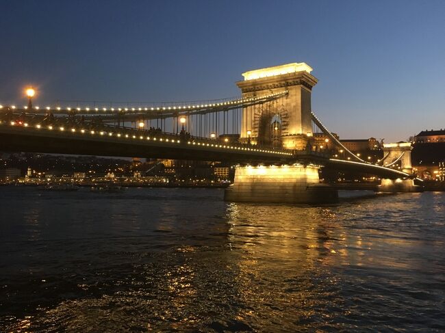 セーチェーニ鎖橋<br />Széchenyi Lánchíd