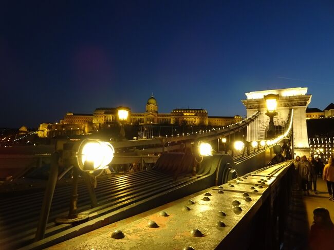 セーチェーニ鎖橋<br />Széchenyi Lánchíd