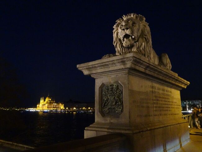 セーチェーニ鎖橋<br />Széchenyi Lánchíd