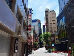 道路渡ったんで少し離れた新宿ゴールデン街方面へ歩いてみます。