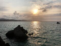 島南西部、アダムとイブ伝説のあるチグヌ浜からの夕景。