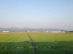 東尋坊から路線バスで移動。えちぜん鉄道下兵庫駅（福井県坂井市）付近の田園風景。