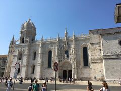 時差ぼけはまずまずになってきました。3日目はホテルの近所のジェローニモス修道院から始めます。大航海時代の産物です。