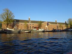 運河クルーズ「LOVERS」

エルミタージュ美術館 アムステルダム別館
Hermitage Amsterdam

有名なサンクト ペテルブルクにある美術館のオランダにある別館。
