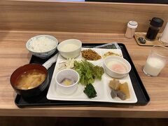 泊まったホテル、朝食の写真しか撮っていなかったです。ｗ
新しくはありませんが、きれいですし、設備も整っていて、割安で良かったです。
温泉があるのも良かった。
朝食は、噂通り、いろんなおかずがあり、満足でした。
料金、５５８０円で、１泊朝食＋駐車場＋温泉付き。ここから２０％のpayopay還元。楽天SPU5000円超えの条件もクリアできました。