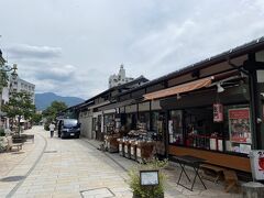 なわて通り。
中町通りのそばです。
中町通りに、車を停めて一緒に回りました。