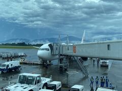 着陸時に雷がひどく鹿児島空港上空で旋回をしながらタイミングをみて無事に着陸。