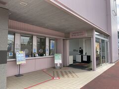 ＜ミキモト真珠島＞

チケット売場。
通常、大人1,650円です。