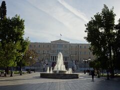 シンタグマ広場
Πλατεία Συντάγματος

ここから空港行きの電車に乗ります。