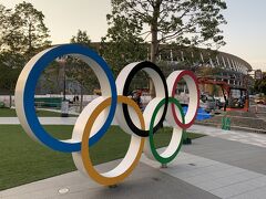 これは2019/8/4の写真。まだ工事中のオリンピックスタジアム
この頃は翌年普通に開催されると思ってたなぁ。
