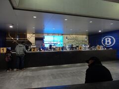 朝食後駅へ向かいルーヴェン行きの切符を購入

週末に限り往復切符が割安になるとのことで21.6ユーロのところ、12ユーロで購入できました。