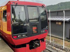 到着３０分前に、土砂降りになり心配でしたが鬼怒川温泉に着くころには小降りとなりました。

乗ってきたのはこの電車。