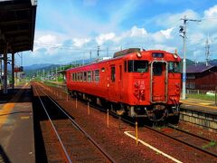 途中下車して周辺を歩き回ったりして楽しんだ小串駅から再びタラコ色に乗ります。