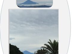 朝は大雨だったけど雲間から見えて嬉しかった。
静岡にいた時は日常に富士山が見れたけど、名古屋に定住してからは富士山が見れると嬉しい（　＾ω＾）・・・

この海岸の手前にディスカバリー焼津という天文科学館があります。
天文望遠鏡制作者の故・法月宗次郎氏が制作された、国内でも有数の光学式大型望遠鏡があり、予約制ですが星空観望会が行われています。

温水プール「水夢館」が併設されています。