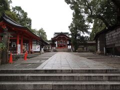 出たところが手水舎の前。

石清水八幡宮　式内社　二十二社　二所宗廟のひとつ　日本三大八幡宮のひとつ
祭神　八幡大神　比咩大神　神功皇后
