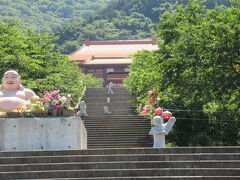 榛名山から、伊香保温泉方面の途中にある、法水寺。

こちらは、台湾の寺院。

カンカン照りの日に、お姑さんを日陰もない所の車に残して行く訳に

いかないので、見学したかったけど・・・・・・見学は断念。


