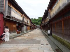 14:10、ひがし茶屋街を散策し、白山比咩神社 (白山ひめ神社)に移動。