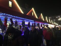 マヨール広場
Plaza Mayor

ホテル近くのマヨール広場ではクリスマスマーケットが開かれていた。