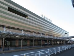 FDAの飛行機に乗るため名古屋空港に早朝の6時15分に到着。
FDAは搭乗手続きと荷物の預け入れは便出発時刻の15分前までに済ませればよいので、空港というよりも長距離バスターミナルやフェリーターミナルのような感じです。
