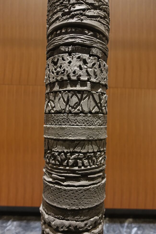 近くで見たらなんとなくハワイとかグアムの民芸品を連想しちゃいましたw