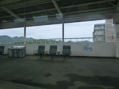 相生駅。
まだまだ兵庫県。

ＪＲ西日本の駅で進んでいる、ホームの椅子の向きの変更は、ここではなされていなかったようですが、今はもう変更になっている、かも。