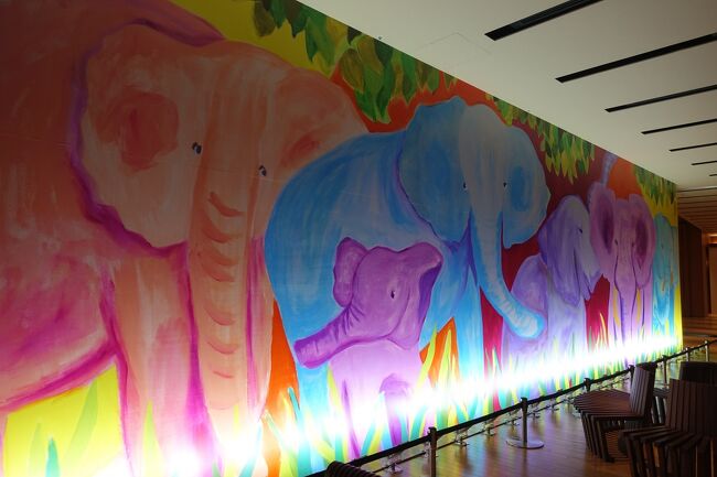 ゾウさんも良い表情です。<br />大きくてゆったりしてますね。<br />色も綺麗。