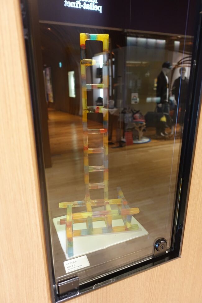 バブルの頃にこういう感じの飾り物が流行ったなぁ、、、