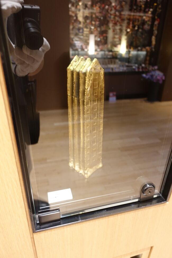 高層ビルみたいな<br />ラジエーターみたいな<br />リーフパイみたいな、、