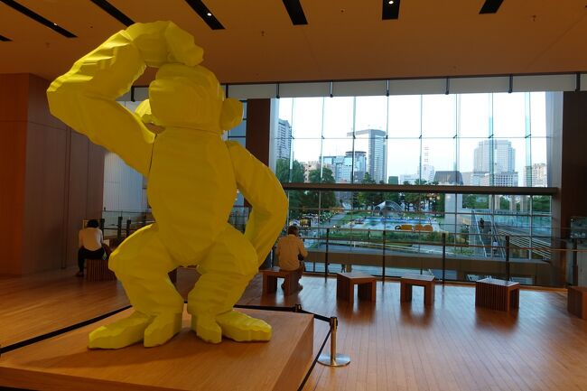 腹ごなしでちょっと散歩。<br />お猿さん、可愛い。