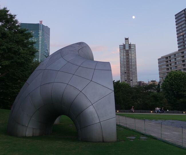 月のパビリオンにふさわしく月が綺麗に見えていました