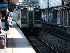 新白河。

ここからは東北エリア。東北といえば701系。701といえばロングシート。。
ここで待ってる人もさどかし701かぁ～と思っていることでしょう笑