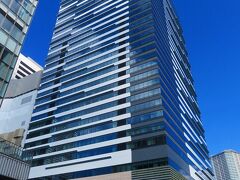 本日宿泊するのは、2020年8月OPENの三井ガーデンホテル豊洲ベイサイドクロス
 https://www.gardenhotels.co.jp/toyosu-baysidecross/ の35階。
いわゆる最近流行のおこもりステイであります (≧◇≦)
