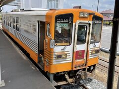 隣のホームの由利高原鉄道に乗り換え。ICに対応していないのでJRのチケットは現金の方が良いです。乗り換え時間が5分だったので、チケットは矢島駅で。