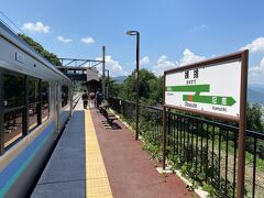 長野から30分ほど姨捨駅に到着。
この駅で降りるのは初めて。
どんな景色が見れるのでしょうか。