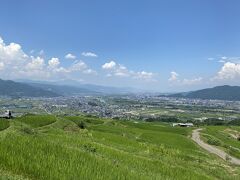 棚田からの善光寺平の風景。