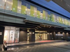 今日は友人と別れて一人で駅直結のホテルグランヴィア広島にお世話になります。