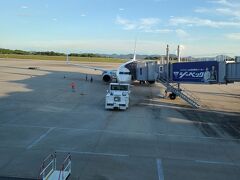 広島駅から空港リムジンバスに乗り、広島空港へ。
約50分程です。

帰りの飛行機です。