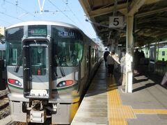 　朝のＪＲ王寺駅。ここから和歌山線のワンマン列車で五条に向かいます。