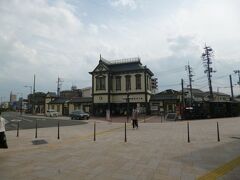 道後温泉駅です。ここだけ急に観光地感がでます。